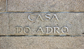 Casa do Adro de Parada, Parada de Pinhão